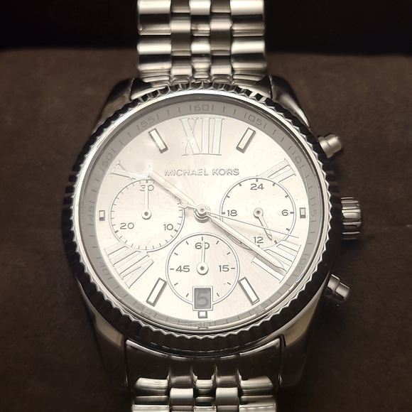 Michael Kors Silver Watch - Picture 2 of 3